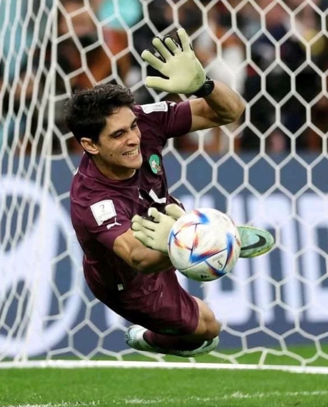 又高又帥！「笑到你發寒」的摩洛哥門神 Bono 身價將暴漲？傳皇馬、曼聯都想搶他！