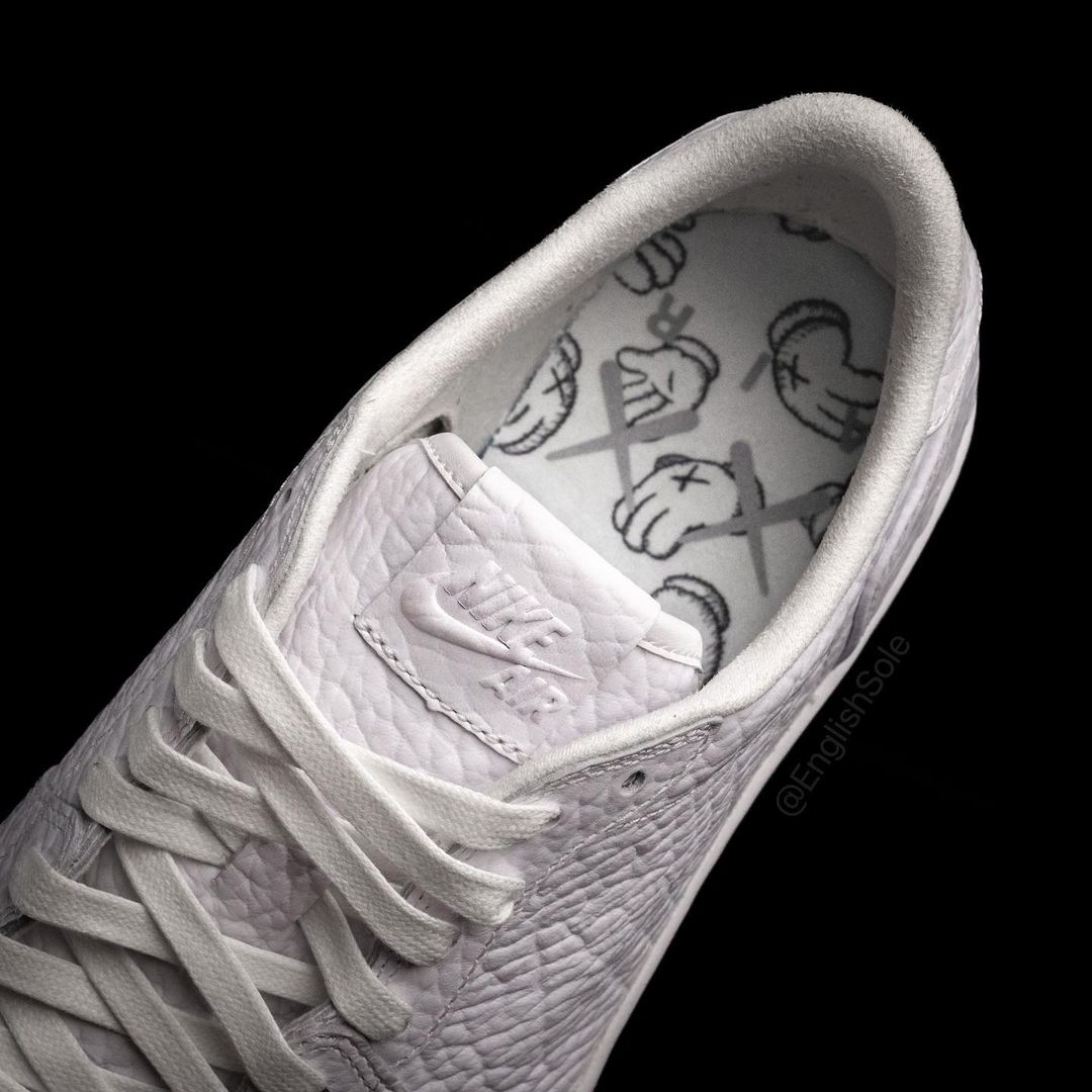 KAWS x air Jordan 1 low
