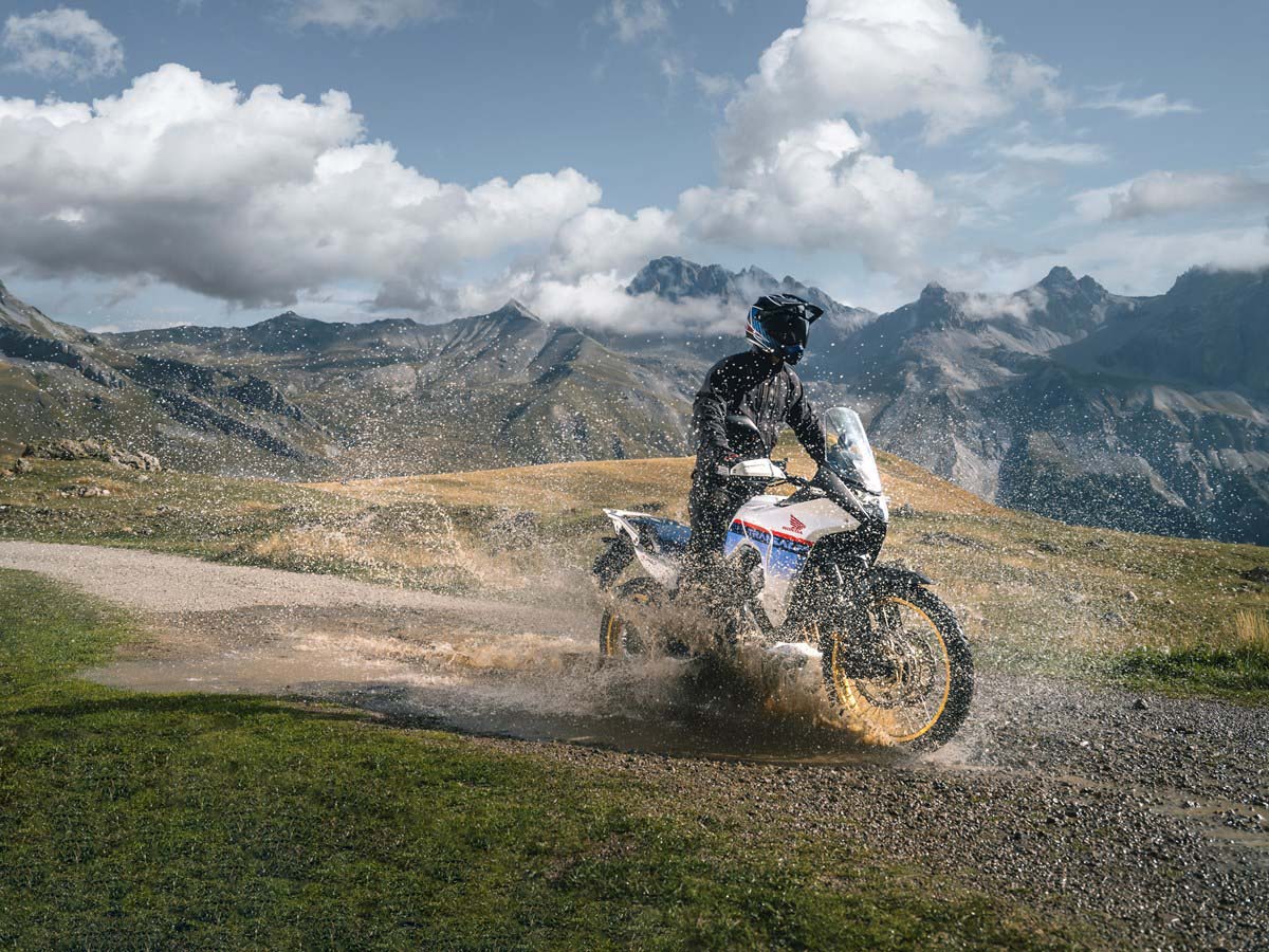 變種黃蜂？！Honda 中量級冒險車款、XL750 Transalp 問世