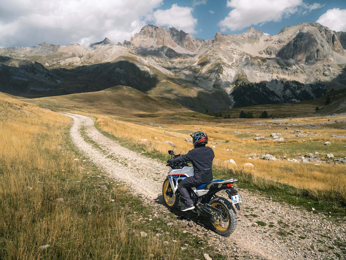變種黃蜂？！Honda 中量級冒險車款、XL750 Transalp 問世