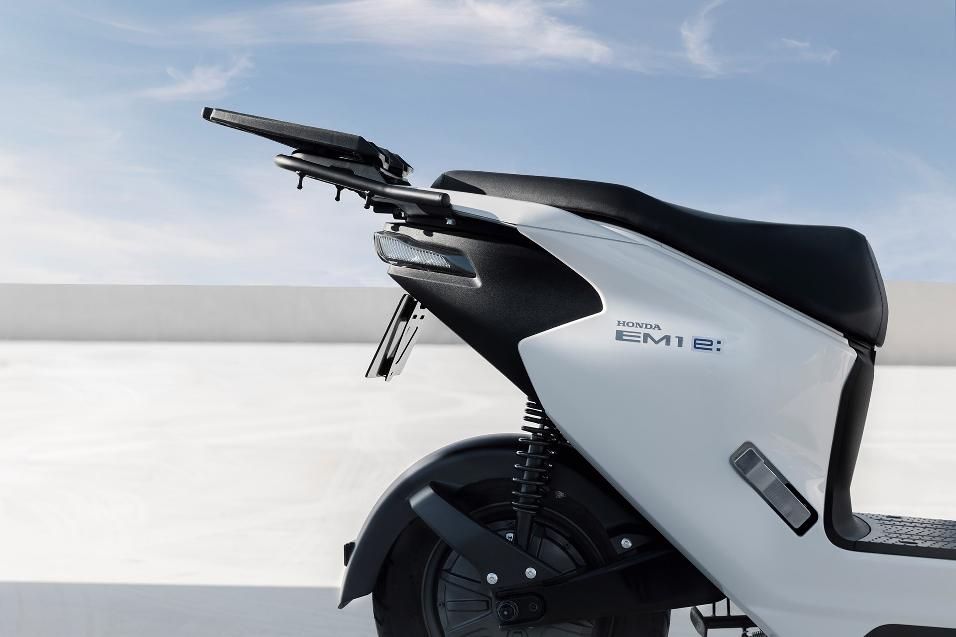 2023 夏季開賣！Honda 推出 EM1 e: 輕型電動機車