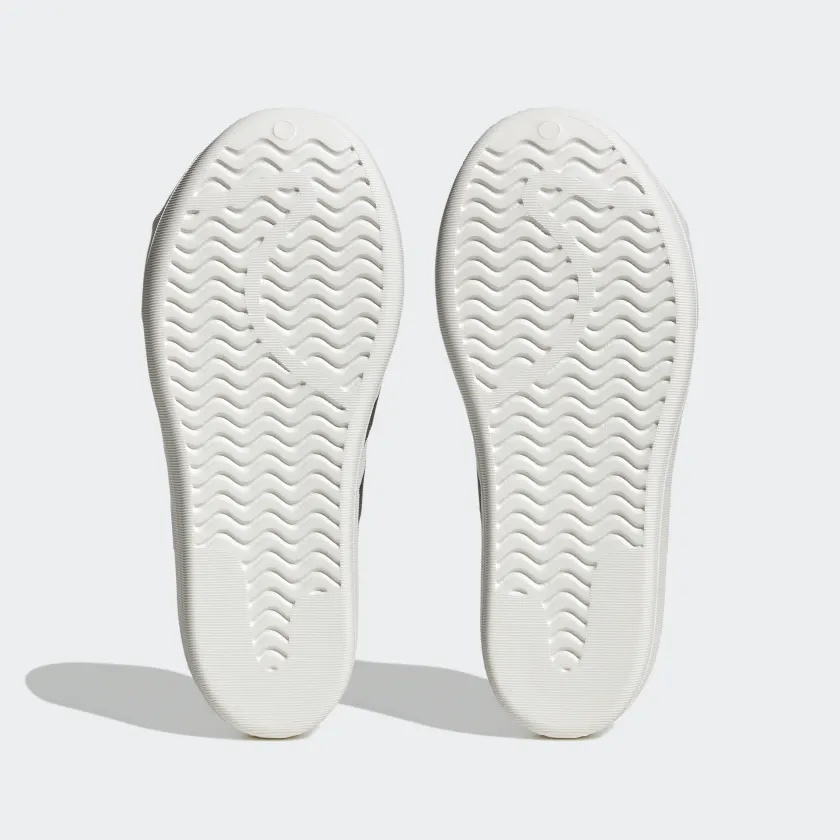 承襲 FOAM RUNNER 軟 Q 腳感！adidas 拖鞋新兵「adiFom Superstar」正式登場！
