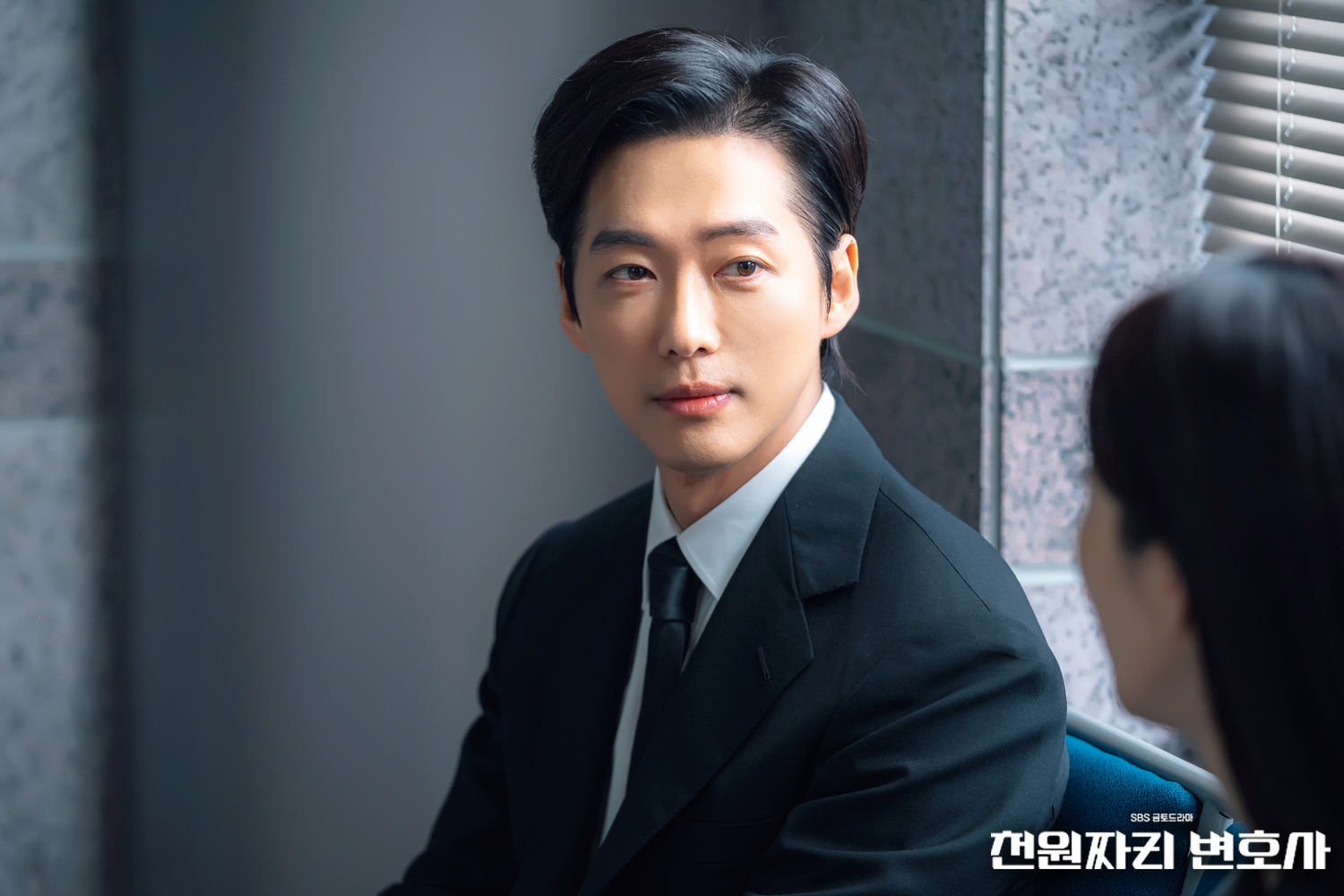 2022 年度「最亮眼演員」TOP 5！《財閥家的小兒子》宋仲基今年連兩部戲劇都爆紅！童星出生的「她」贏過眾人拿下第一！