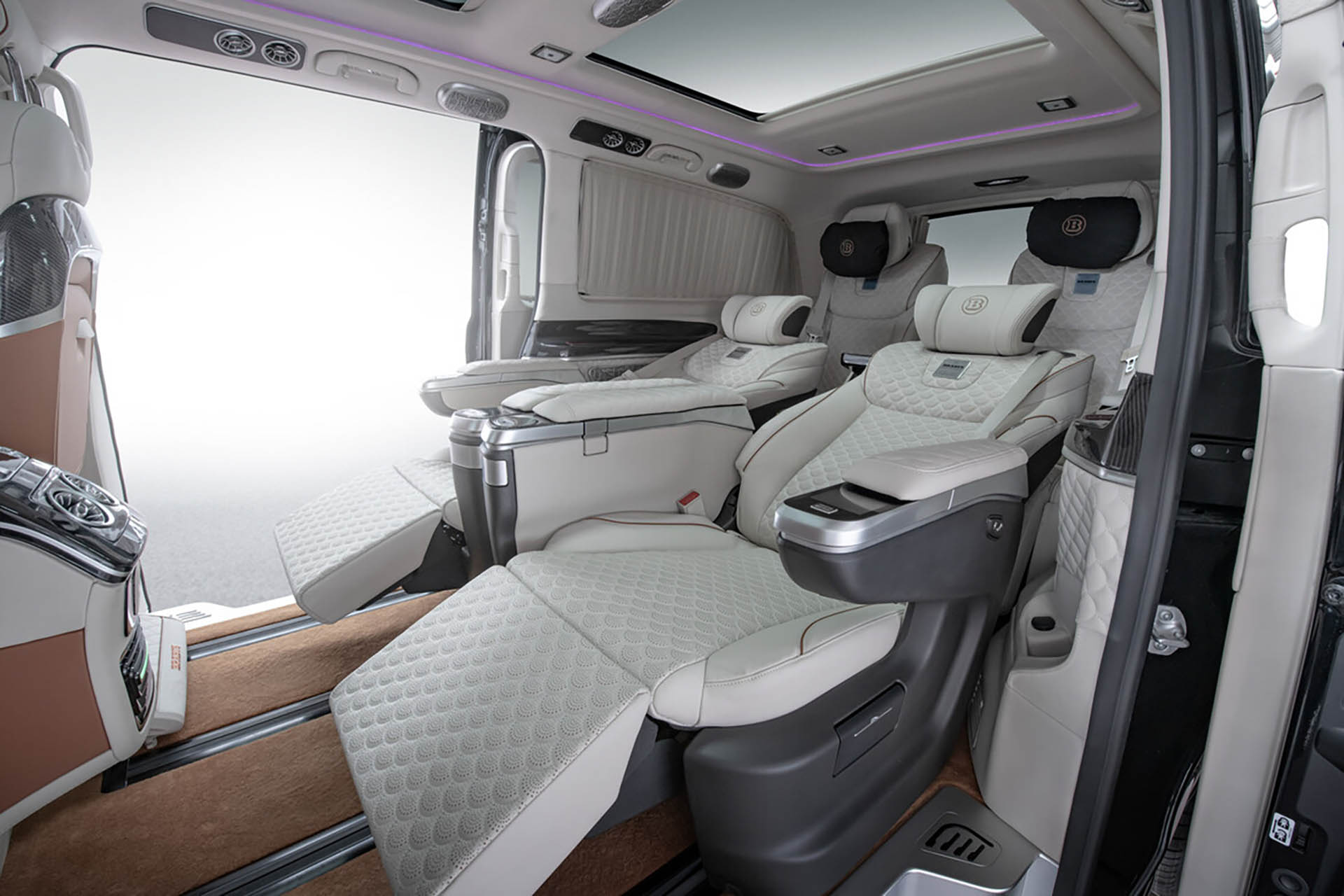 這才是你最想要的機場穿搭，是吧？Brabus 推出 V-Class 區域限定套件！