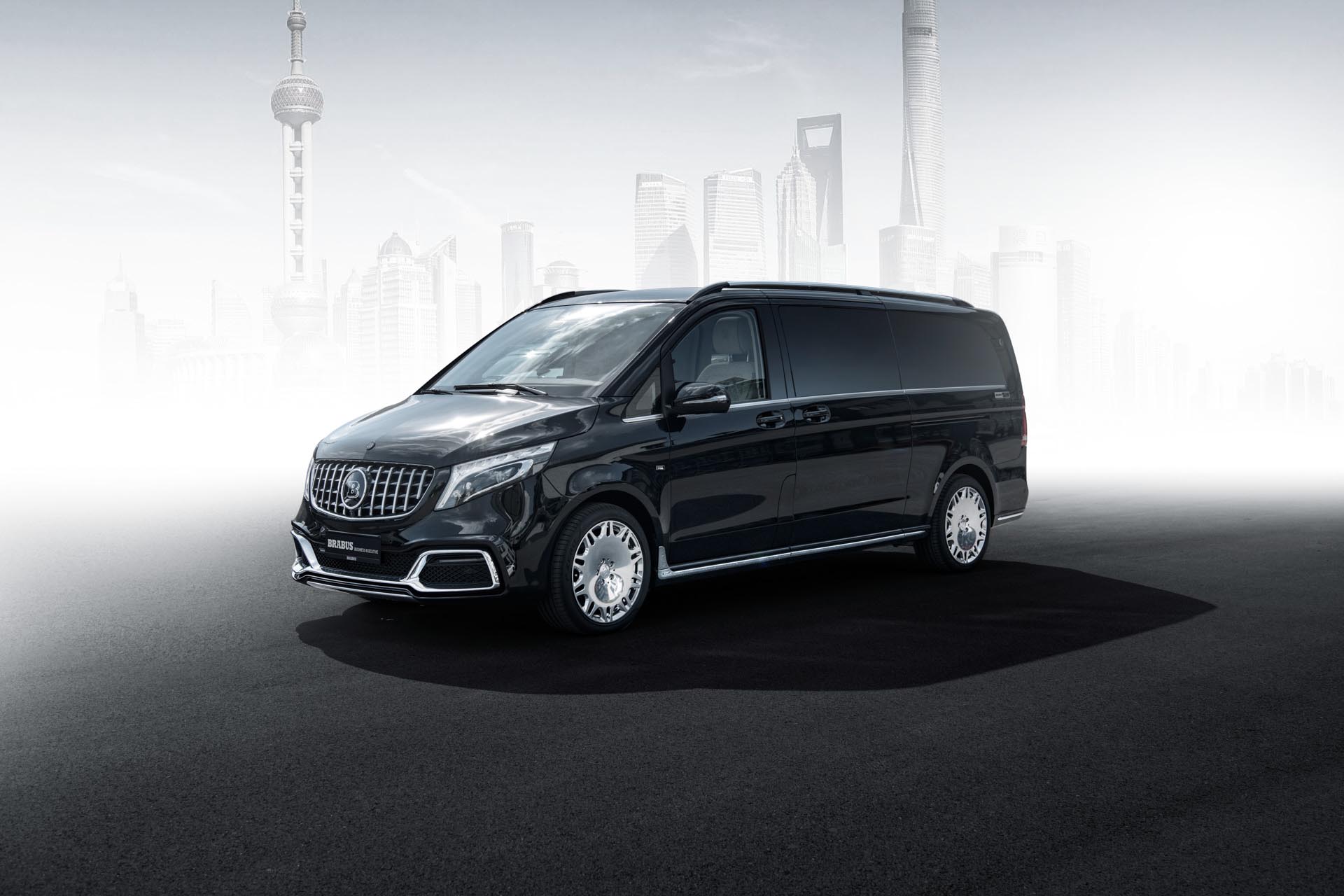 這才是你最想要的機場穿搭，是吧？Brabus 推出 V-Class 區域限定套件！