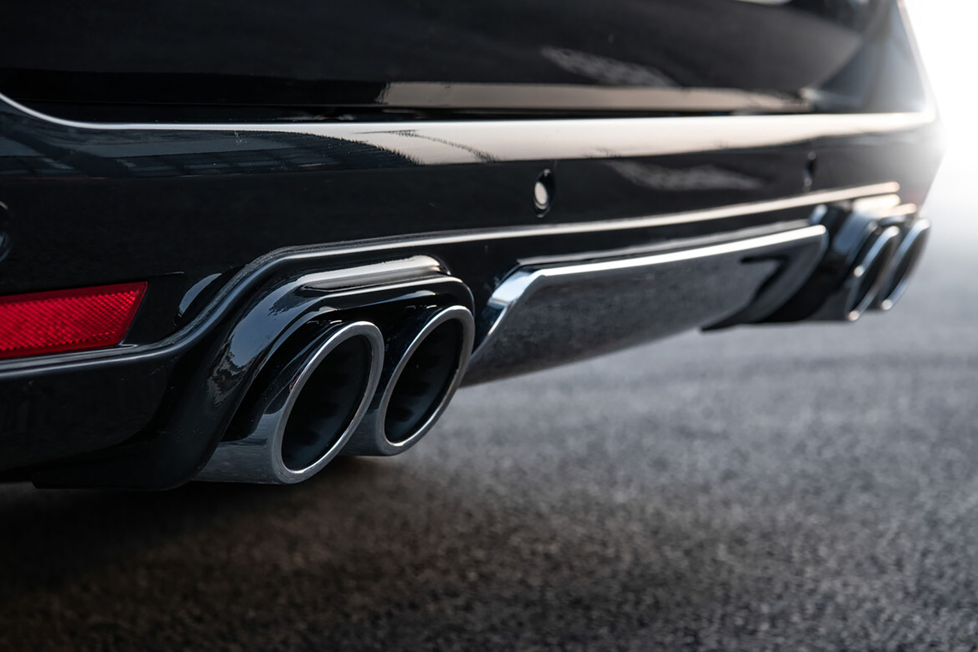 這才是你最想要的機場穿搭，是吧？Brabus 推出 V-Class 區域限定套件！