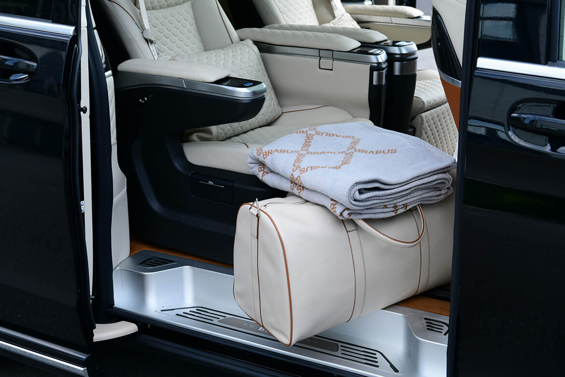 Brabus Executive Lounge-2