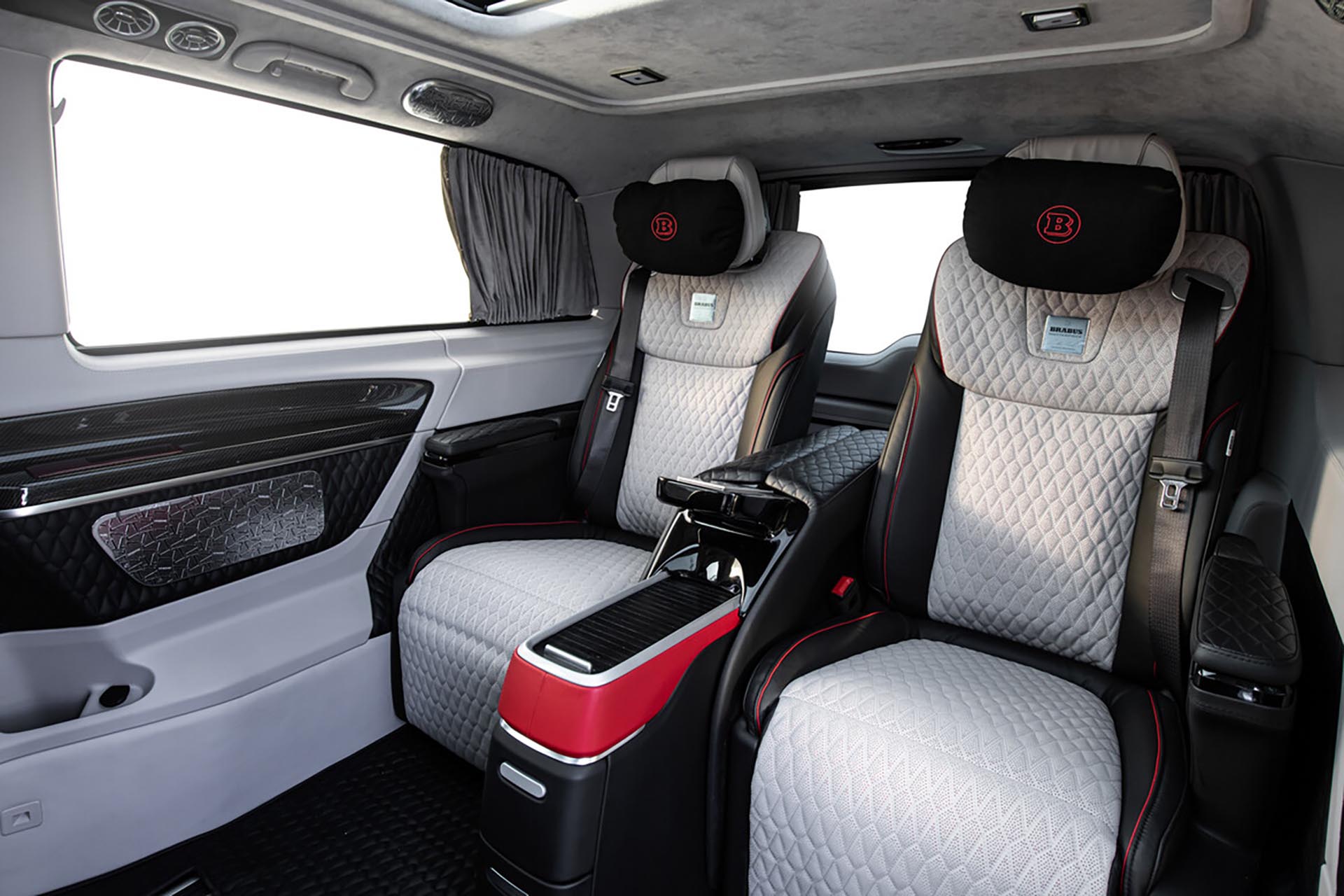 這才是你最想要的機場穿搭，是吧？Brabus 推出 V-Class 區域限定套件！