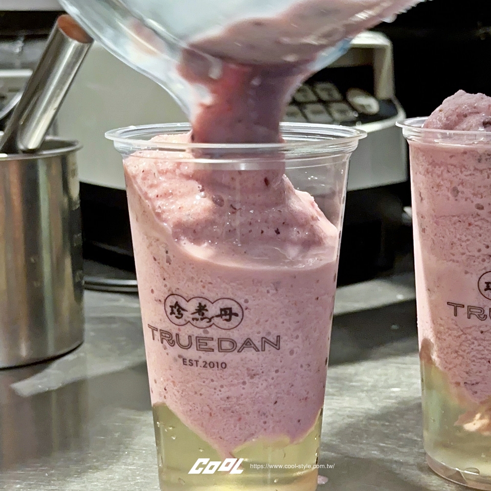 珍煮丹限時「買一送一」！加碼推可以喝的「草莓大福」芋頭尬草莓口感超豐富