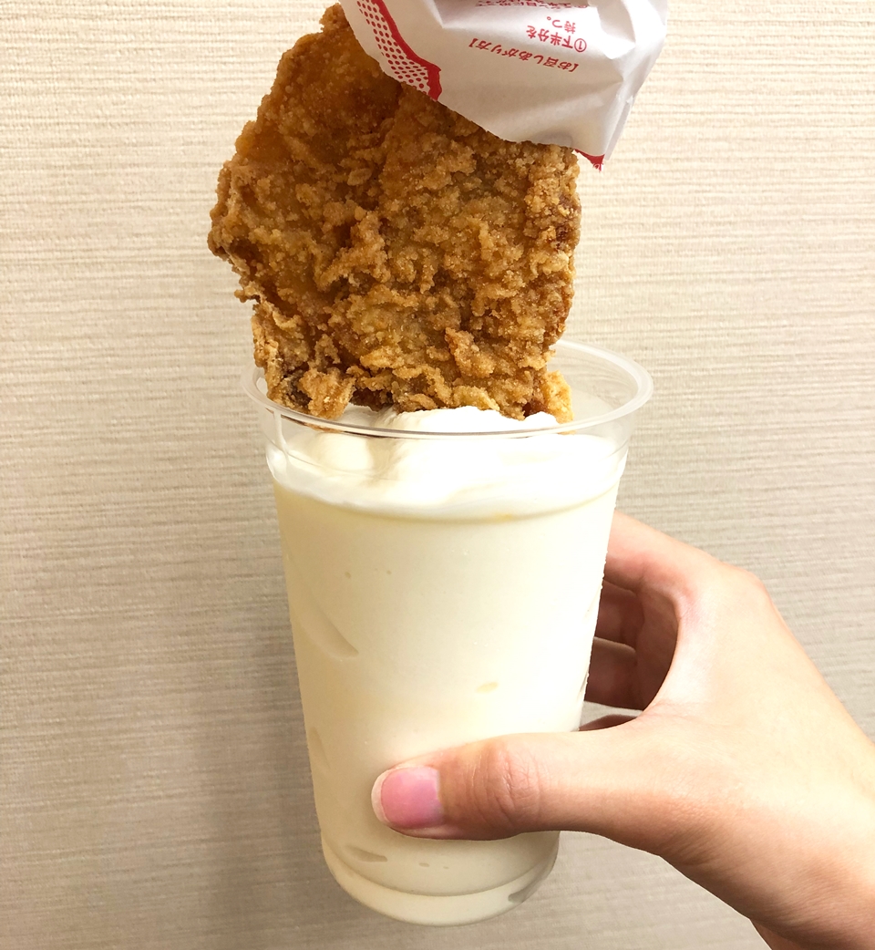 你以為蛋捲冰淇淋加番茄醬是邪教？摩斯漢堡力推「炸雞配奶昔」網友：意外的好吃？