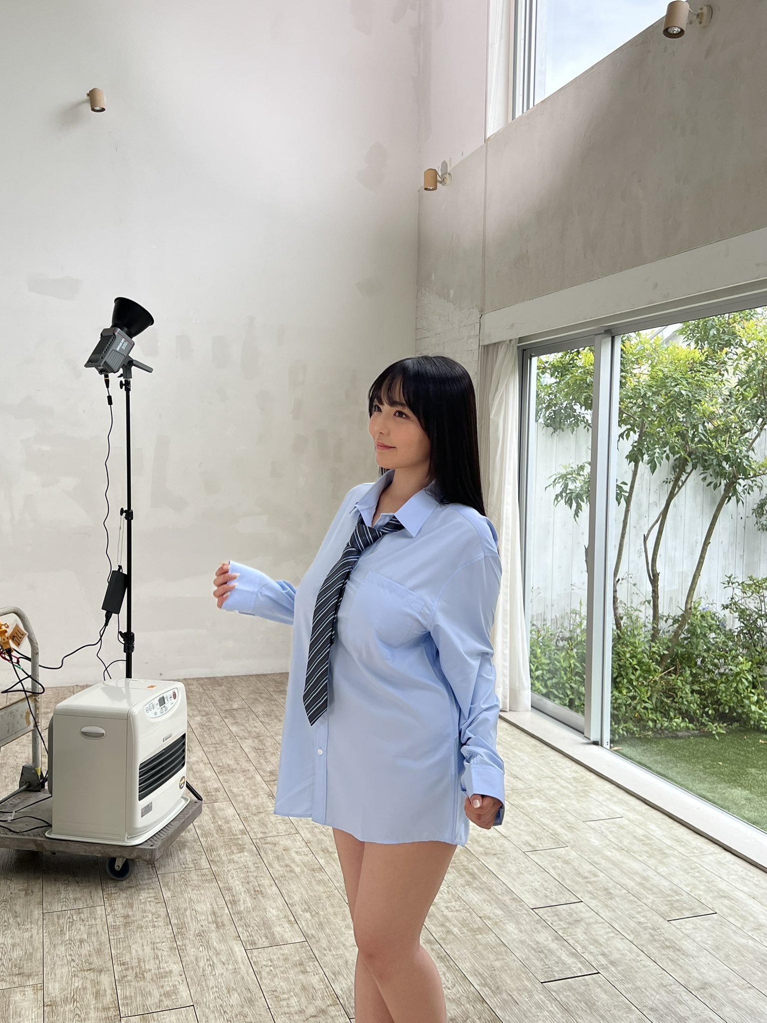 23 歲日本少女放棄公職改拍 AV ！親吐 M  級上圍太多缺點