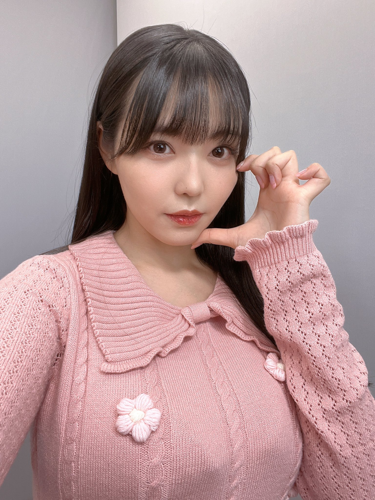 23 歲日本少女放棄公職改拍 AV ！親吐 M  級上圍太多缺點