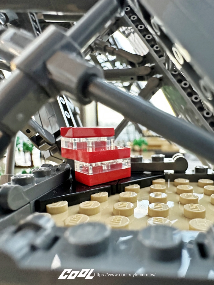 COOL開箱｜樂高歷來最高、最大、最應景的LEGO話題盒組一次到齊！10307艾菲爾鐵塔、76210浩克毀滅者、21337手足球