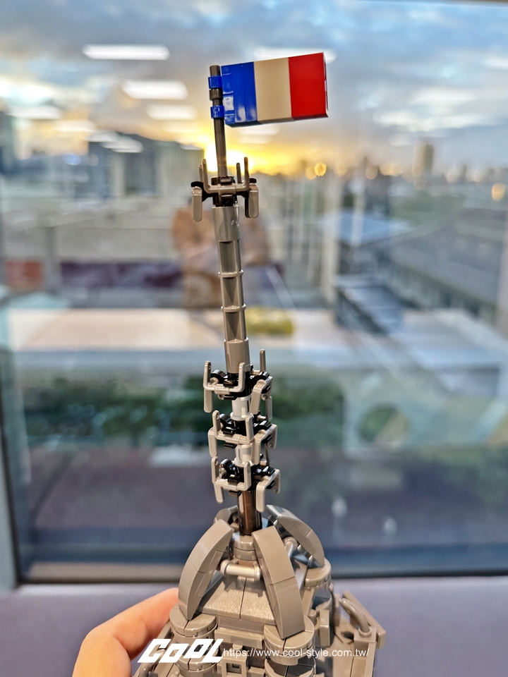 COOL開箱｜樂高歷來最高、最大、最應景的LEGO話題盒組一次到齊！10307艾菲爾鐵塔、76210浩克毀滅者、21337手足球