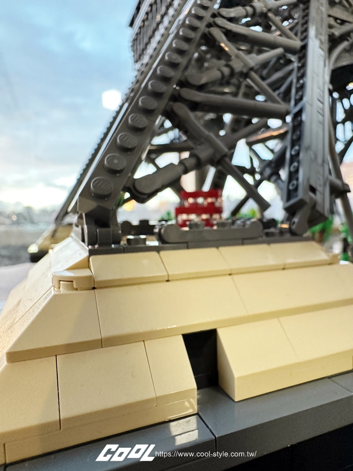 COOL開箱｜樂高歷來最高、最大、最應景的LEGO話題盒組一次到齊！10307艾菲爾鐵塔、76210浩克毀滅者、21337手足球