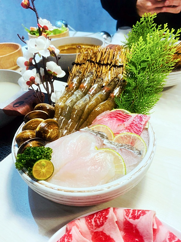 新竹高 CP 值美食再加一！陳阿姨火鍋灶咖 A5 和牛 x 濃郁湯底 x 超狂自助吧讓你直喊「舒服！」