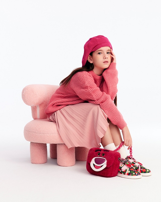 找回最淘氣的青春樣貌！CHARLES & KEITH 迪士尼「皮克斯熊抱哥系列」粉氣登場