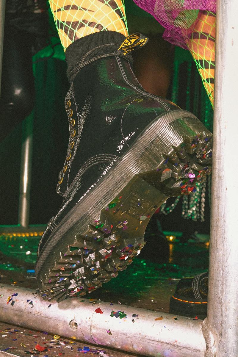 時髦派對動物必備！Dr. Martens 秋冬新款注入螢光、漆皮元素，展現強烈反叛精神
