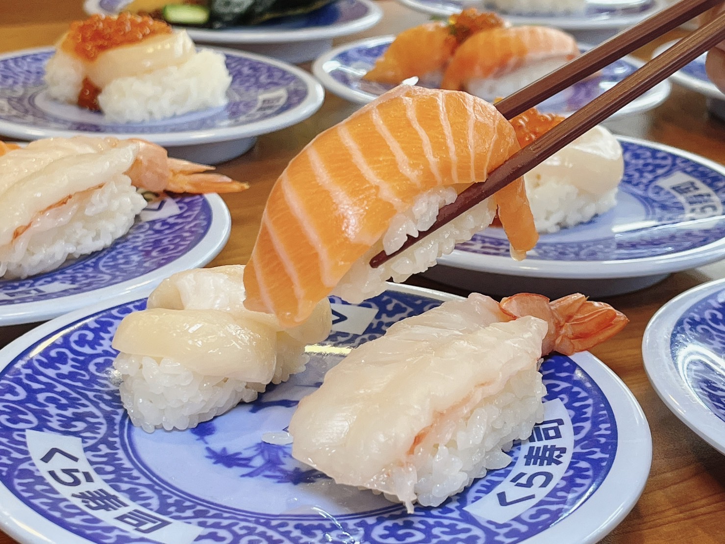 美食全「鮭」你，藏壽司釋出 7 天限定「鮭貝滿分祭」