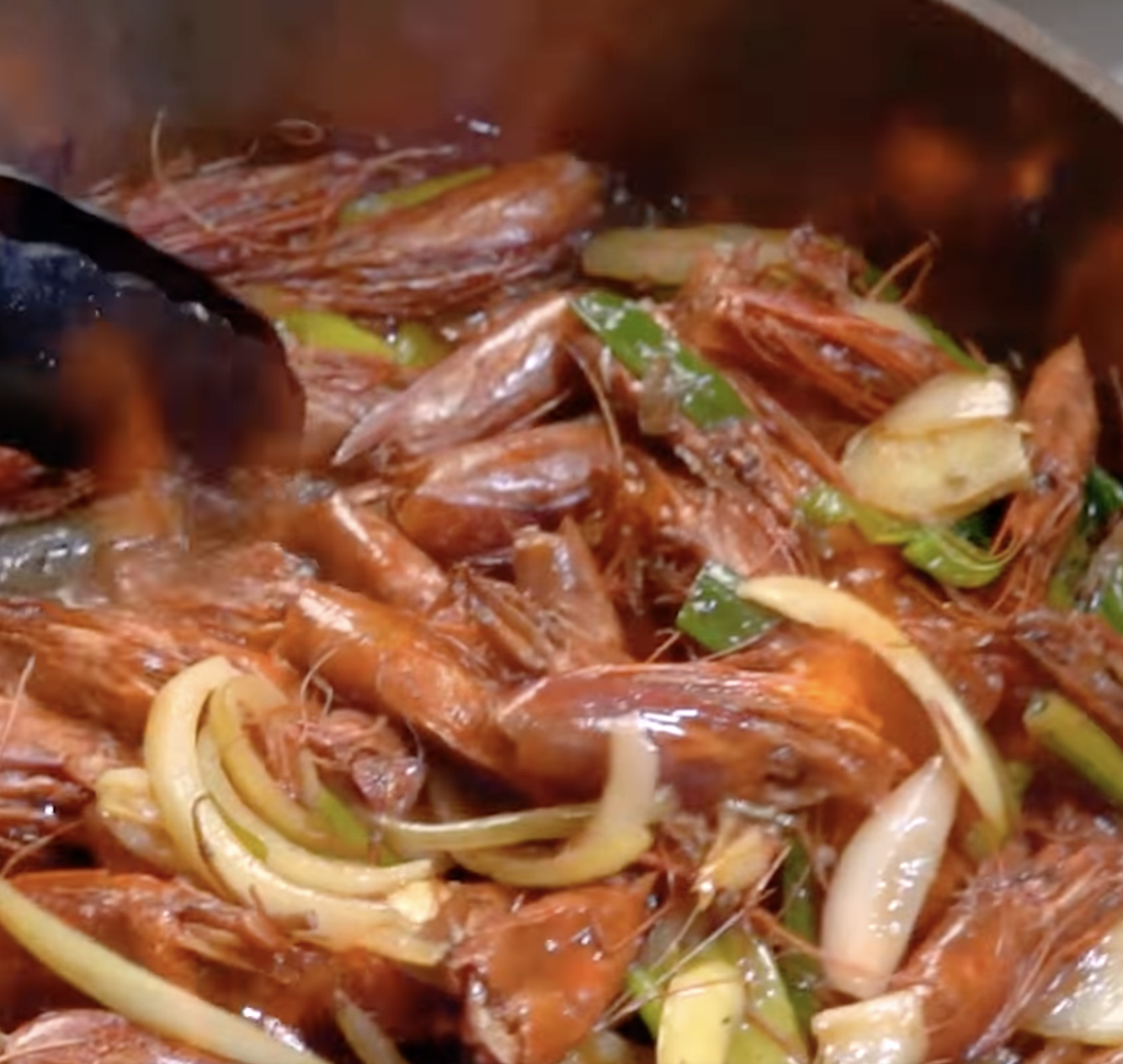 冬天就是要吃火鍋！五間特殊湯底火鍋盤點，季節限定「白酒胭脂蝦」、「胡椒豬肚雞」湯底、「神戶黑毛和牛」瞬移日本