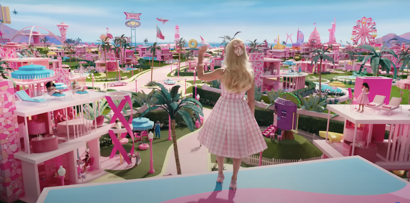 這很瘋，可以！《Barbie 芭比》真人電影前導預告曝光，神致敬《太空漫遊 2001》