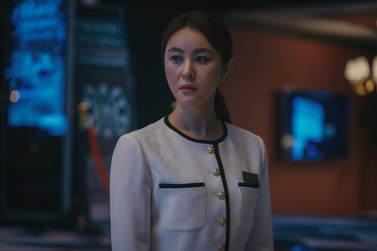 過年賭牌就看這部！Disney+ 原創犯罪劇情韓劇《地下菁英》帶來傳奇賭神的精彩故事，國寶級影帝崔岷植與韓劇男神孫錫久同台飆演技啦！