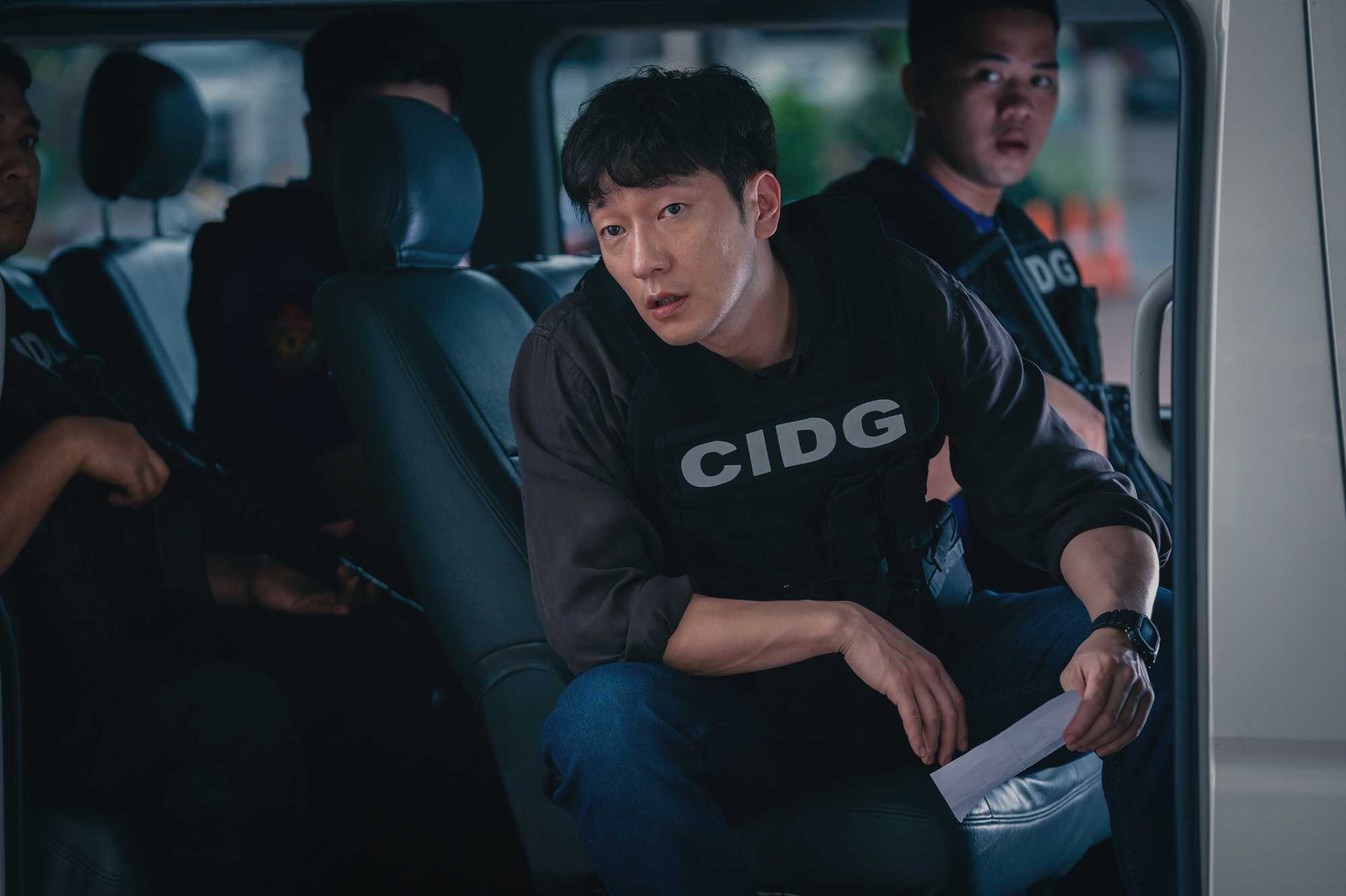 過年賭牌就看這部！Disney+ 原創犯罪劇情韓劇《地下菁英》帶來傳奇賭神的精彩故事，國寶級影帝崔岷植與韓劇男神孫錫久同台飆演技啦！