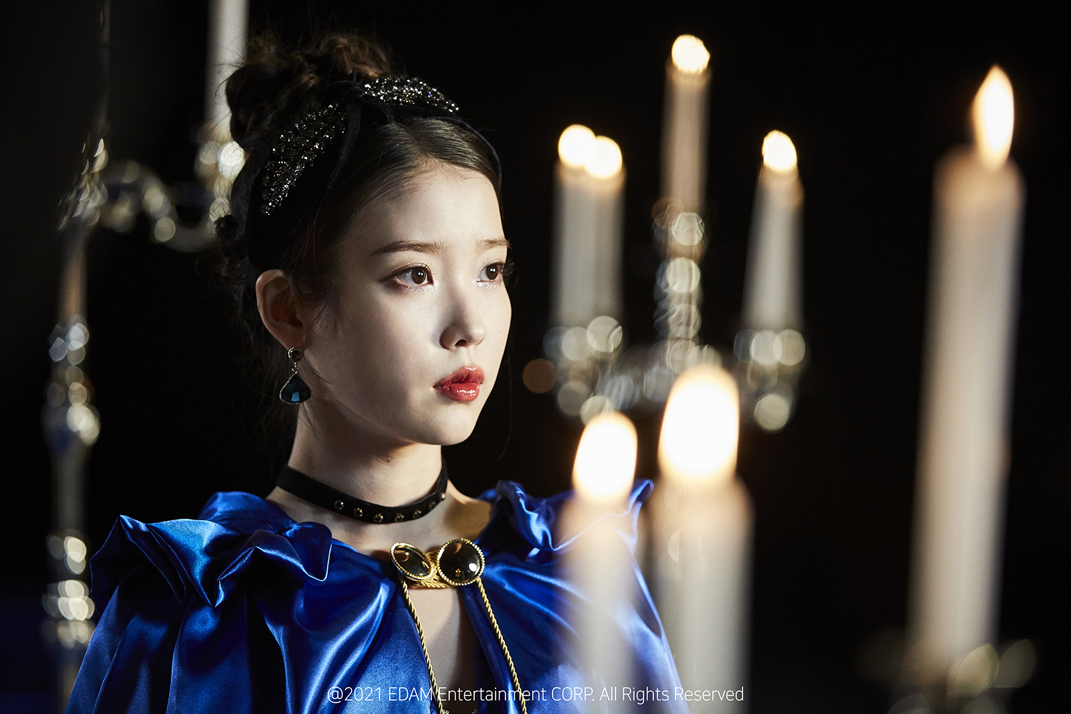 盤點 6 句 IU 治癒人心的自信金句：「生而為人，能照顧愛惜自己就好了。」從逆境中學會「愛自己」這道課題！