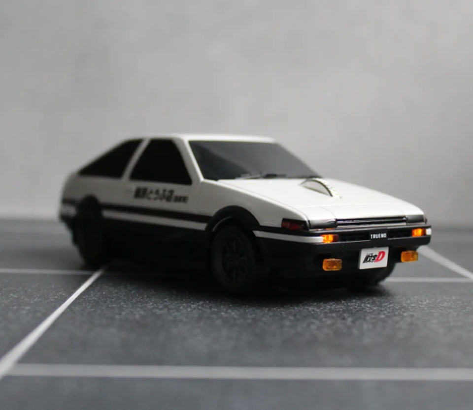 一手可以掌握的秋名山車神！《頭文字D》藤原拓海 Totota AE86 造型無線滑鼠發售