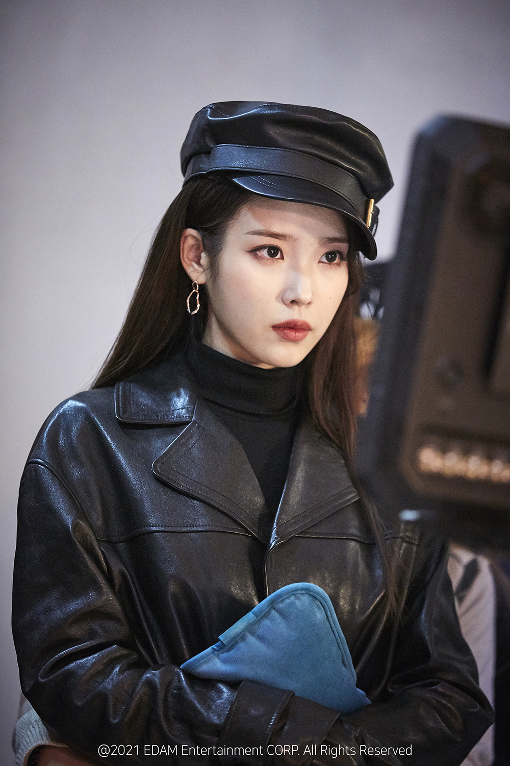 盤點 6 句 IU 治癒人心的自信金句：「生而為人，能照顧愛惜自己就好了。」從逆境中學會「愛自己」這道課題！