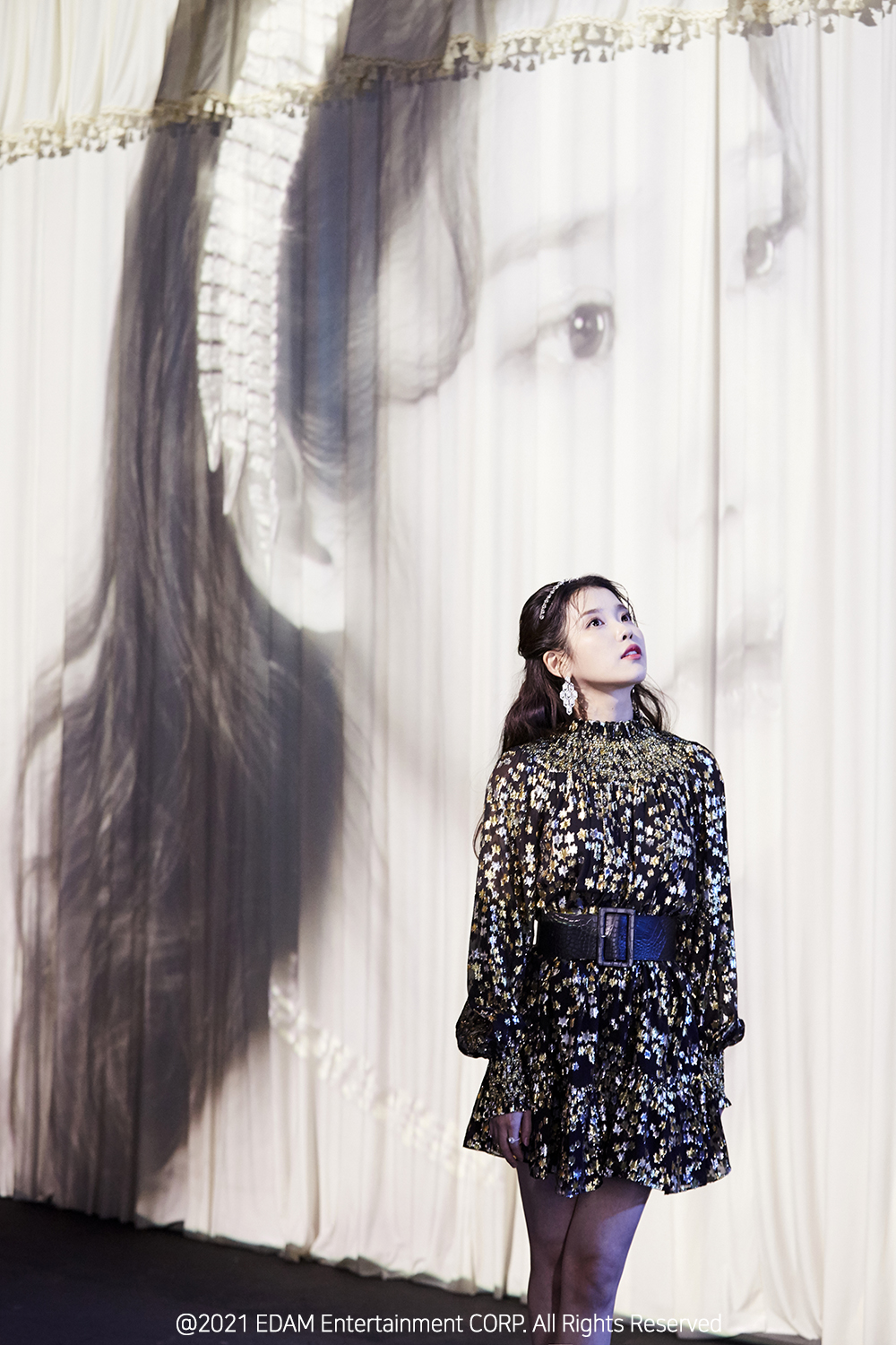 盤點 6 句 IU 治癒人心的自信金句：「生而為人，能照顧愛惜自己就好了。」從逆境中學會「愛自己」這道課題！