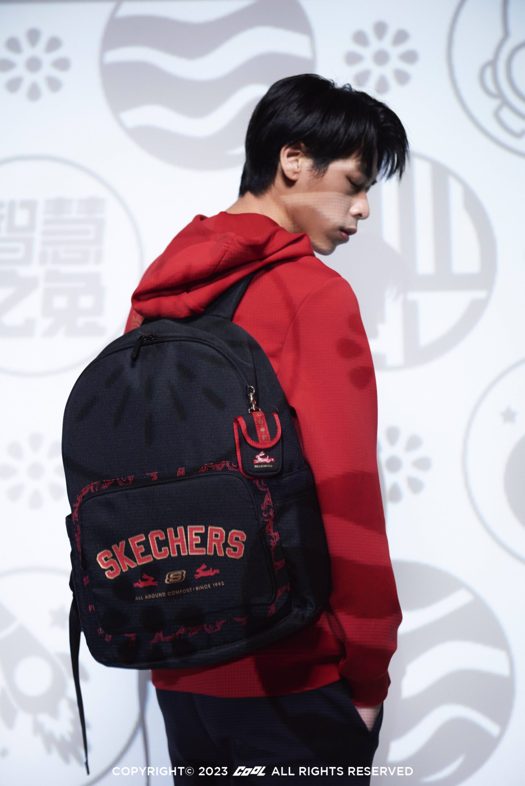 這樣的新春穿搭你有看過？顛覆既有套路X超強視覺衝擊！跟著SKECHERS一起「兔」飛猛進 最潮CNY由你走起！