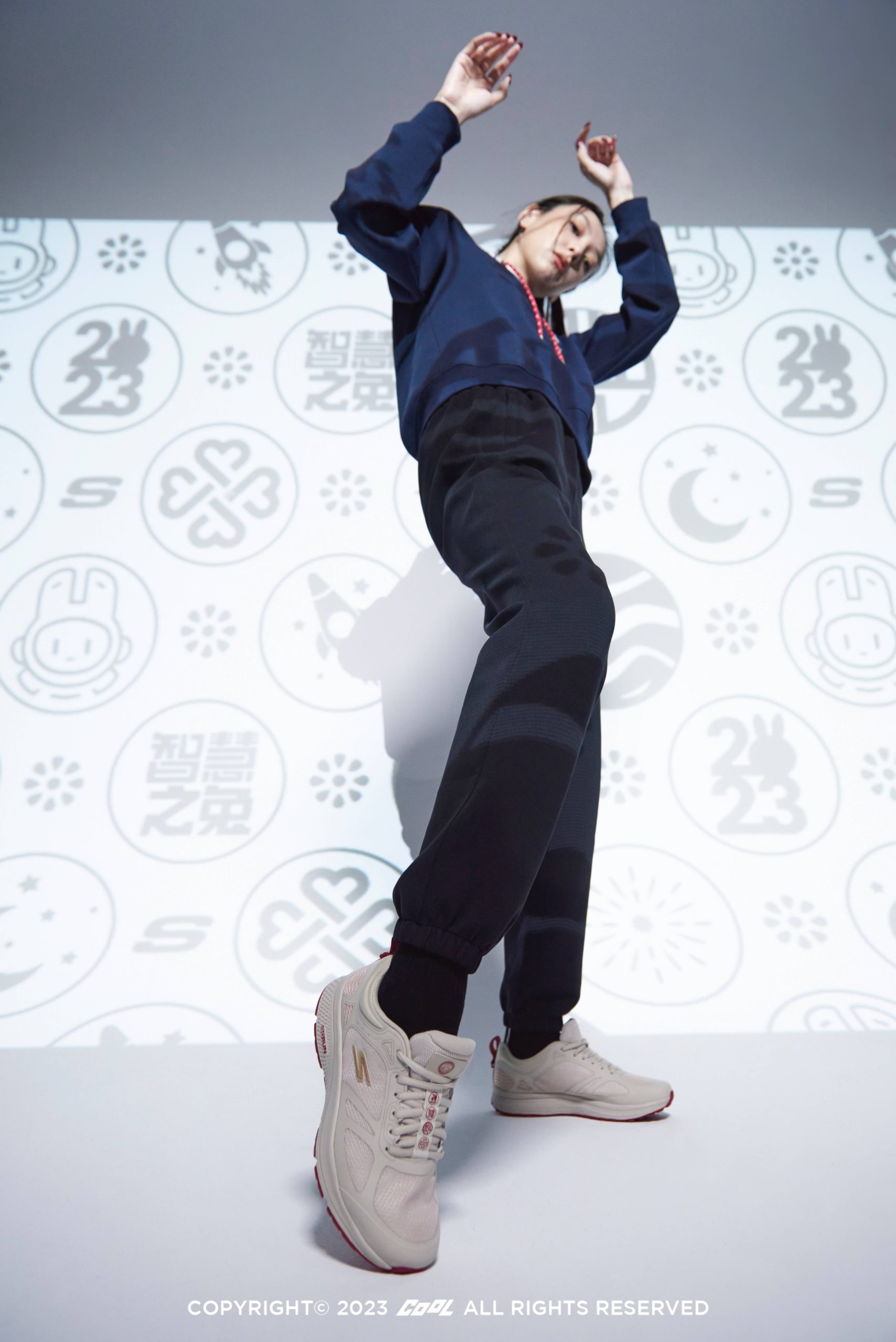 這樣的新春穿搭你有看過？顛覆既有套路X超強視覺衝擊！跟著SKECHERS一起「兔」飛猛進 最潮CNY由你走起！