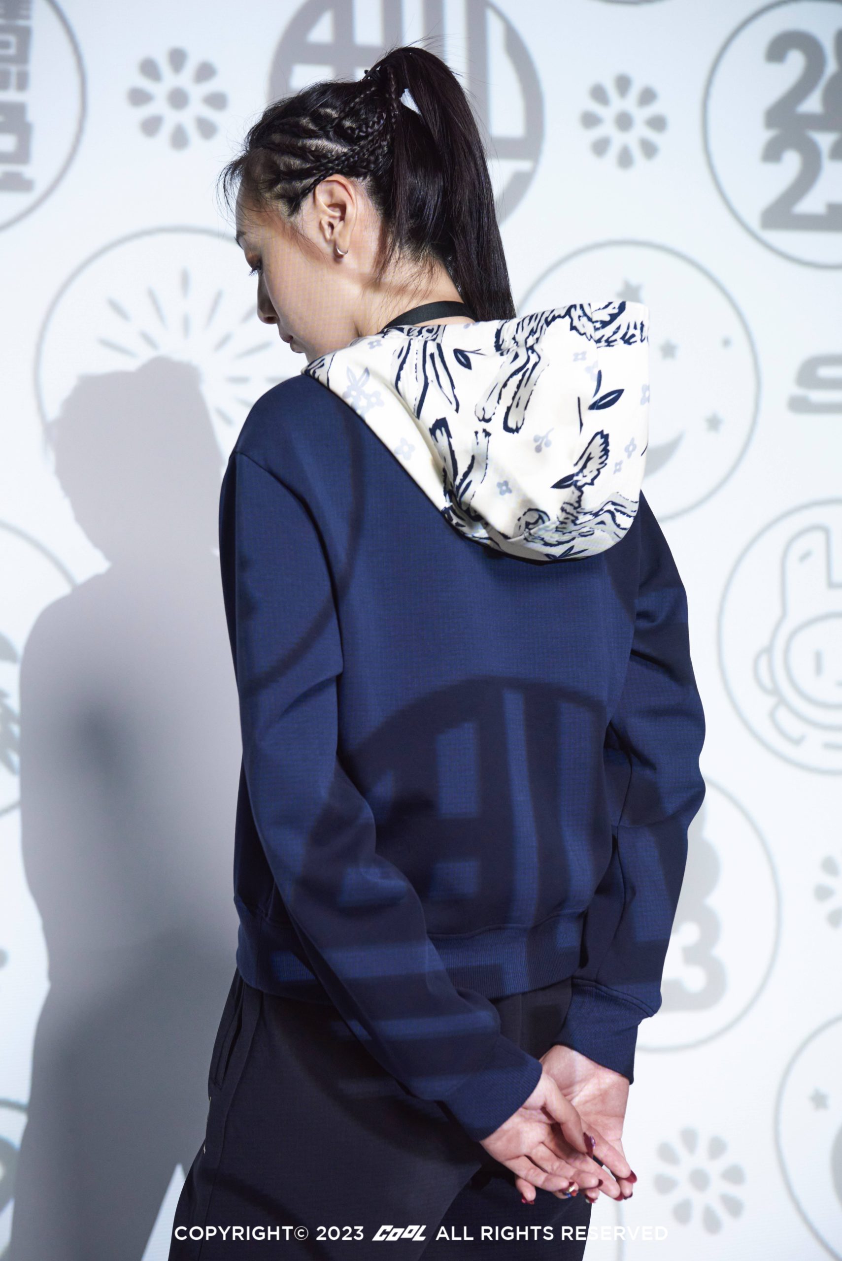 這樣的新春穿搭你有看過？顛覆既有套路X超強視覺衝擊！跟著SKECHERS一起「兔」飛猛進 最潮CNY由你走起！