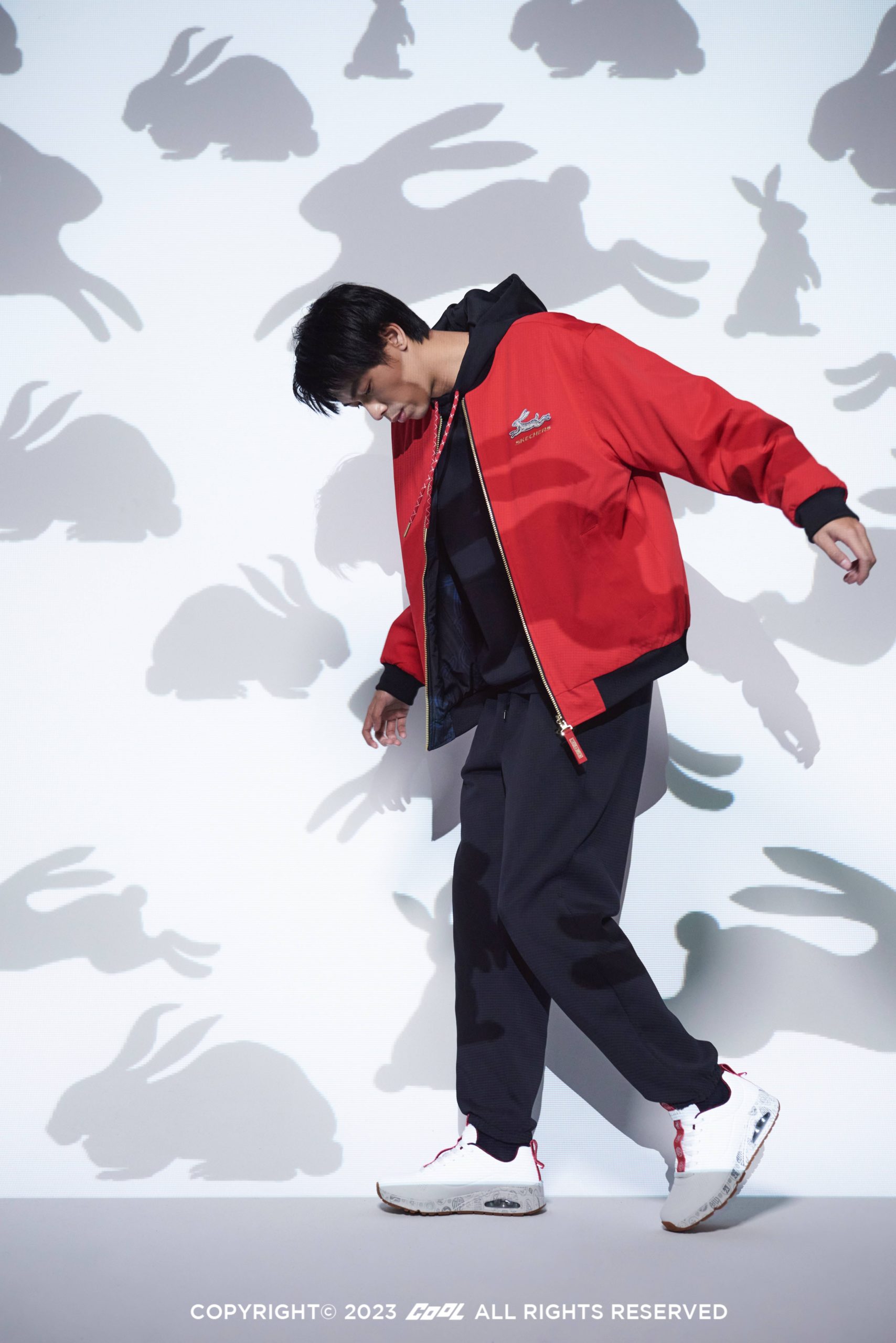 這樣的新春穿搭你有看過？顛覆既有套路X超強視覺衝擊！跟著SKECHERS一起「兔」飛猛進 最潮CNY由你走起！