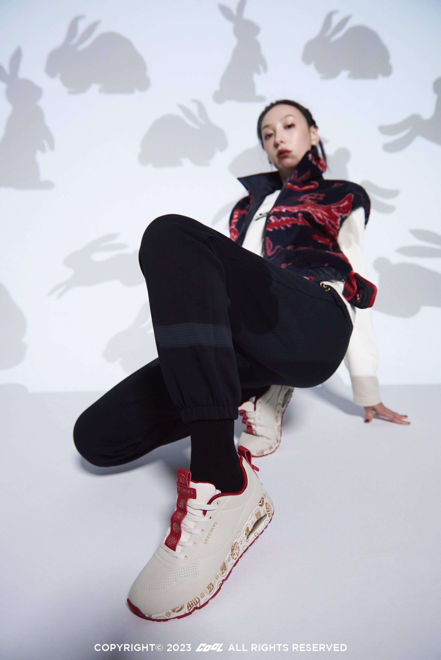 這樣的新春穿搭你有看過？顛覆既有套路X超強視覺衝擊！跟著SKECHERS一起「兔」飛猛進 最潮CNY由你走起！