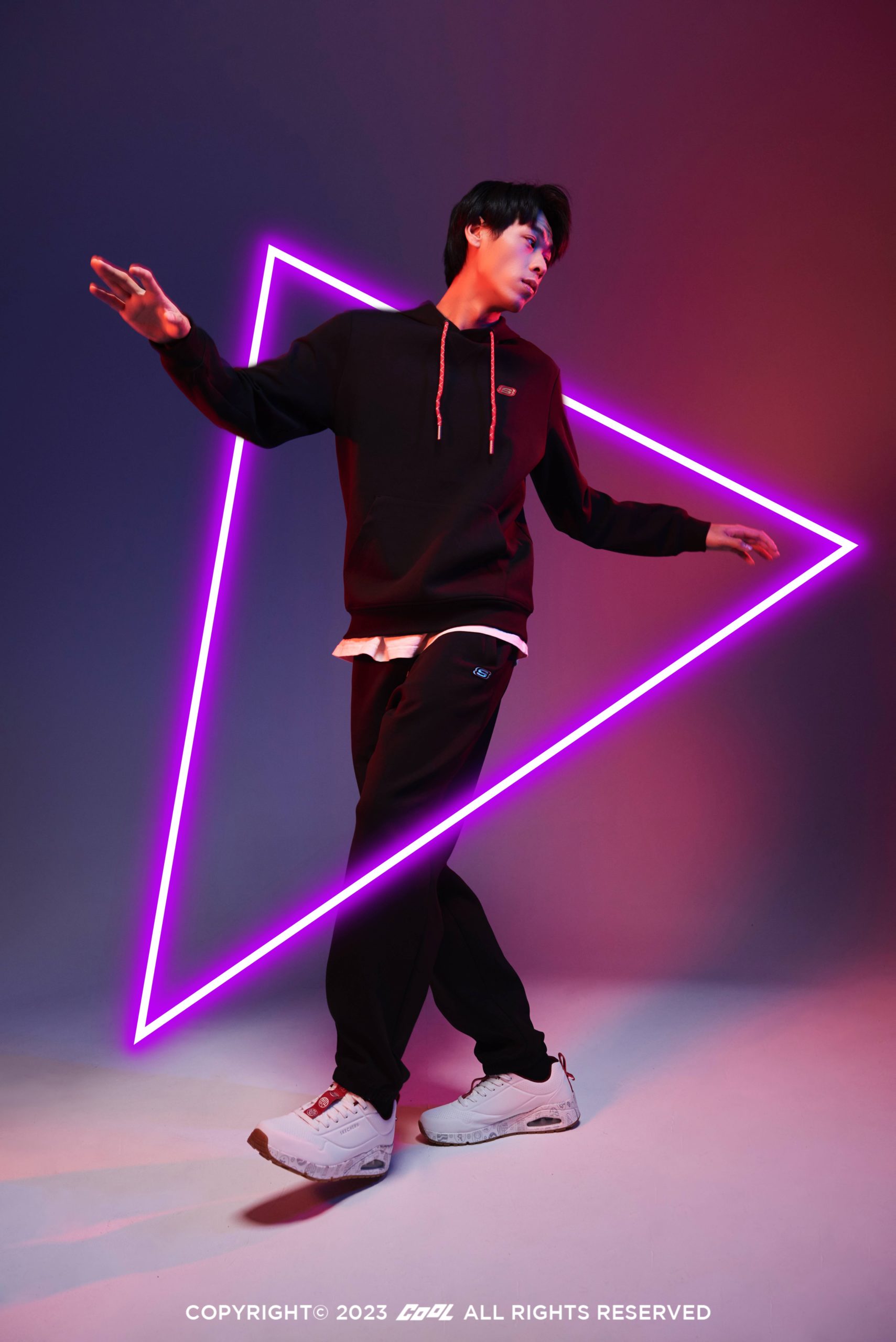 這樣的新春穿搭你有看過？顛覆既有套路X超強視覺衝擊！跟著SKECHERS一起「兔」飛猛進 最潮CNY由你走起！