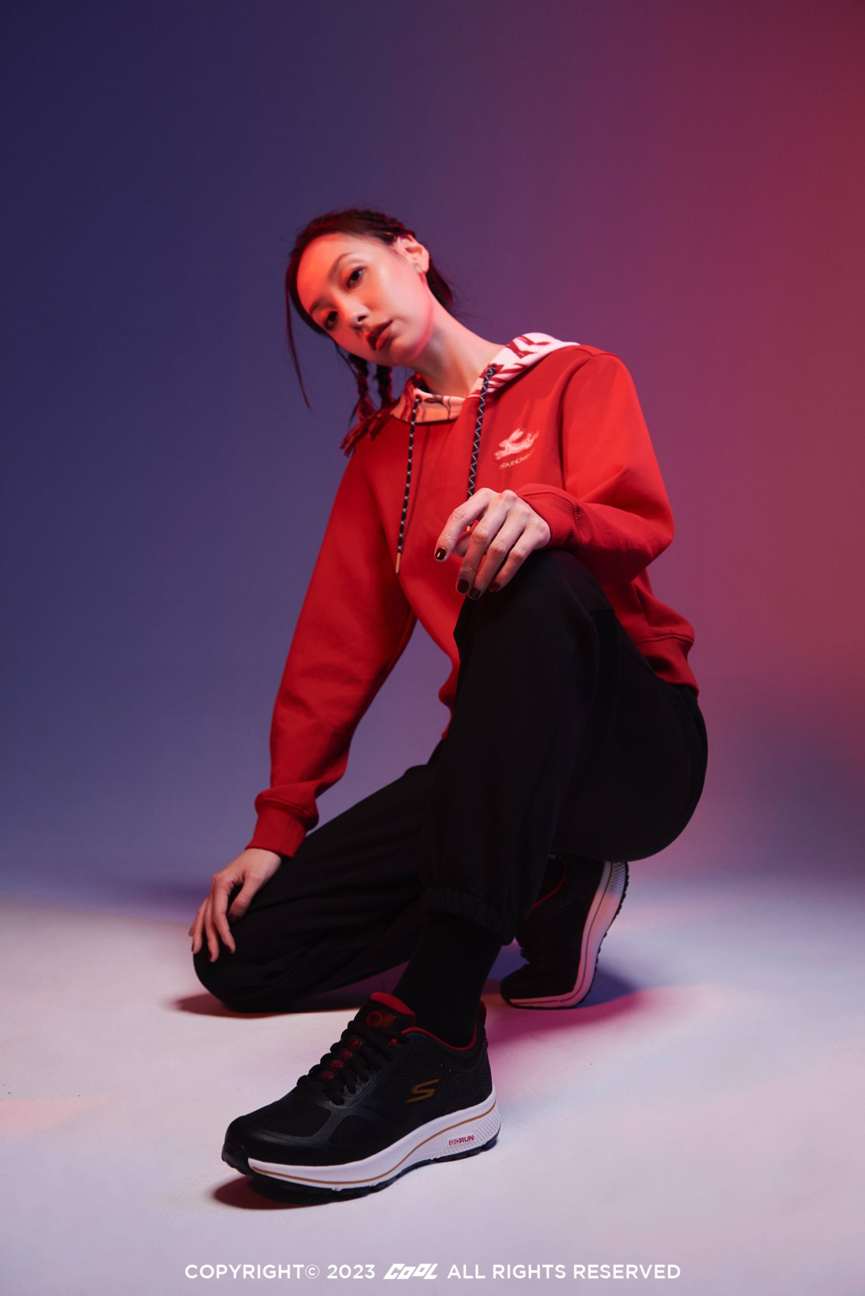 這樣的新春穿搭你有看過？顛覆既有套路X超強視覺衝擊！跟著SKECHERS一起「兔」飛猛進 最潮CNY由你走起！