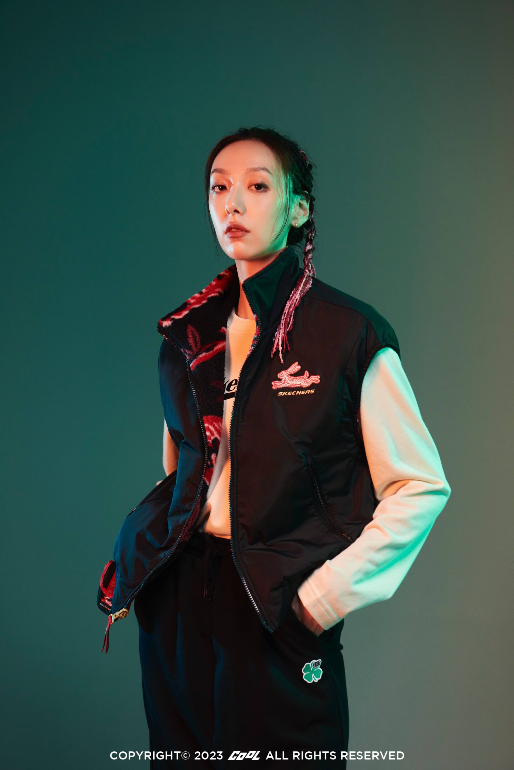 這樣的新春穿搭你有看過？顛覆既有套路X超強視覺衝擊！跟著SKECHERS一起「兔」飛猛進 最潮CNY由你走起！