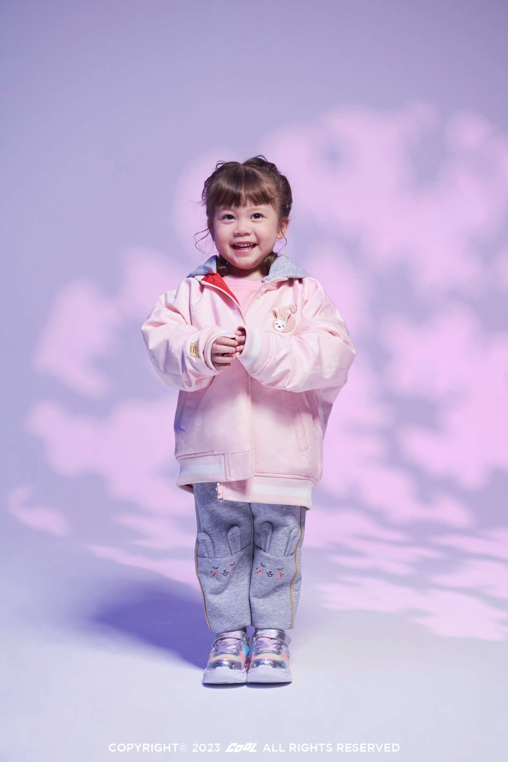 這樣的新春穿搭你有看過？顛覆既有套路X超強視覺衝擊！跟著SKECHERS一起「兔」飛猛進 最潮CNY由你走起！