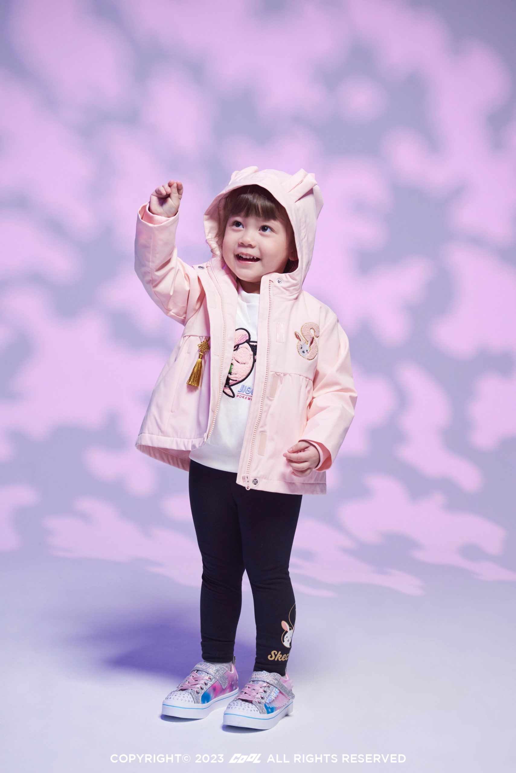 這樣的新春穿搭你有看過？顛覆既有套路X超強視覺衝擊！跟著SKECHERS一起「兔」飛猛進 最潮CNY由你走起！