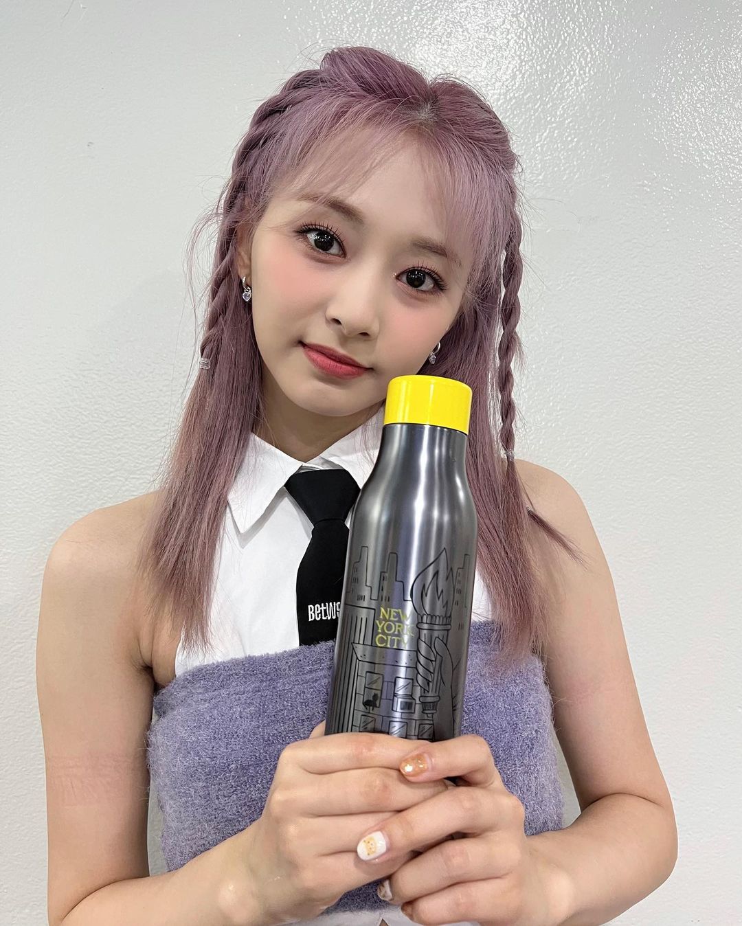 我婆回來了！周子瑜返台過年現身韓機場！手推「MIT台灣製造」行李箱網友讚：人間天使