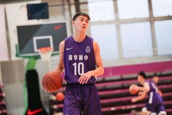 真狂！網紅籃球員互爭「誰拿 MVP 多」，竟嗆「我睡的妞比你多」引眾怒