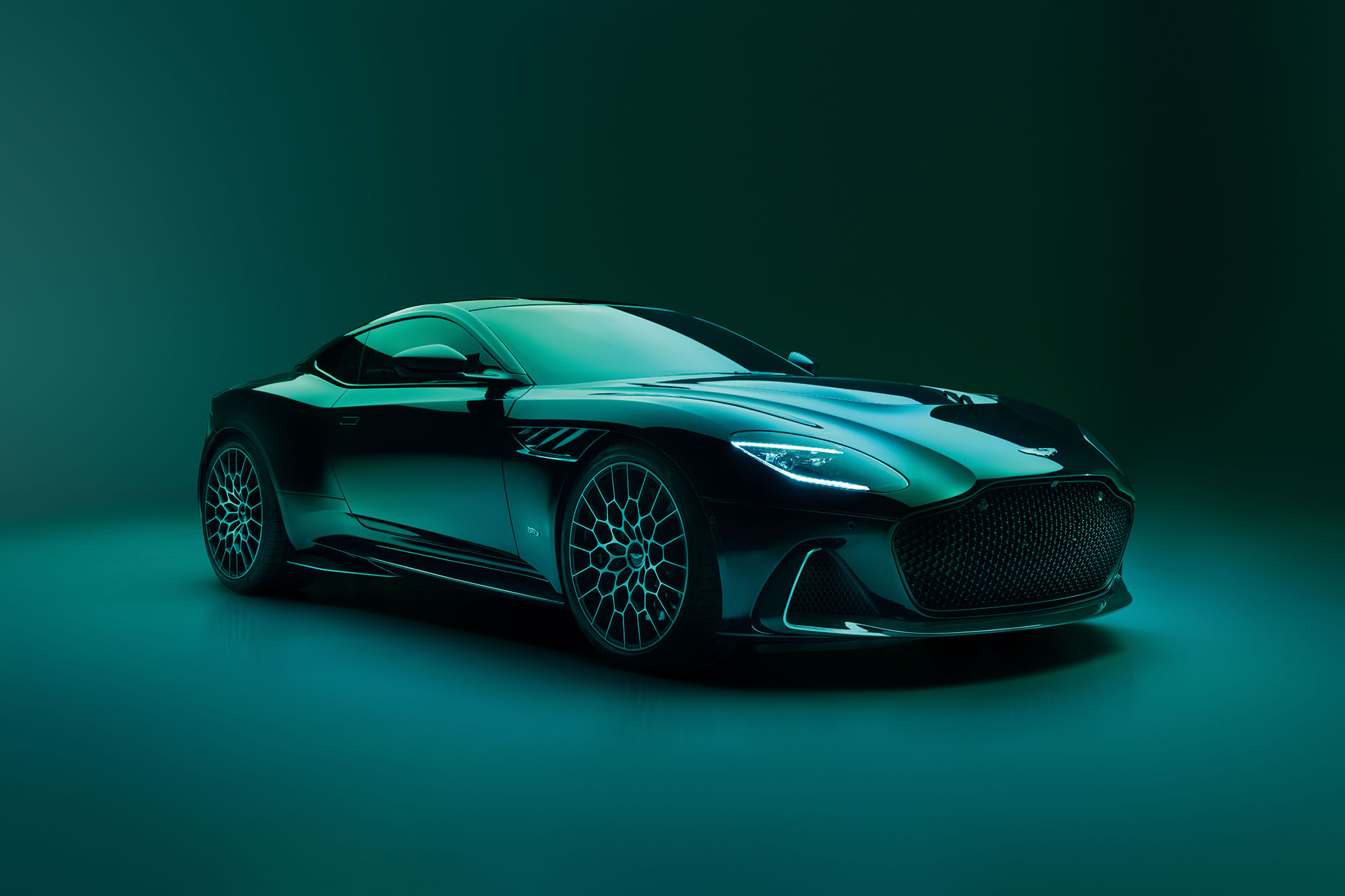 Aston Martin DBS 770 Ultimate-1
