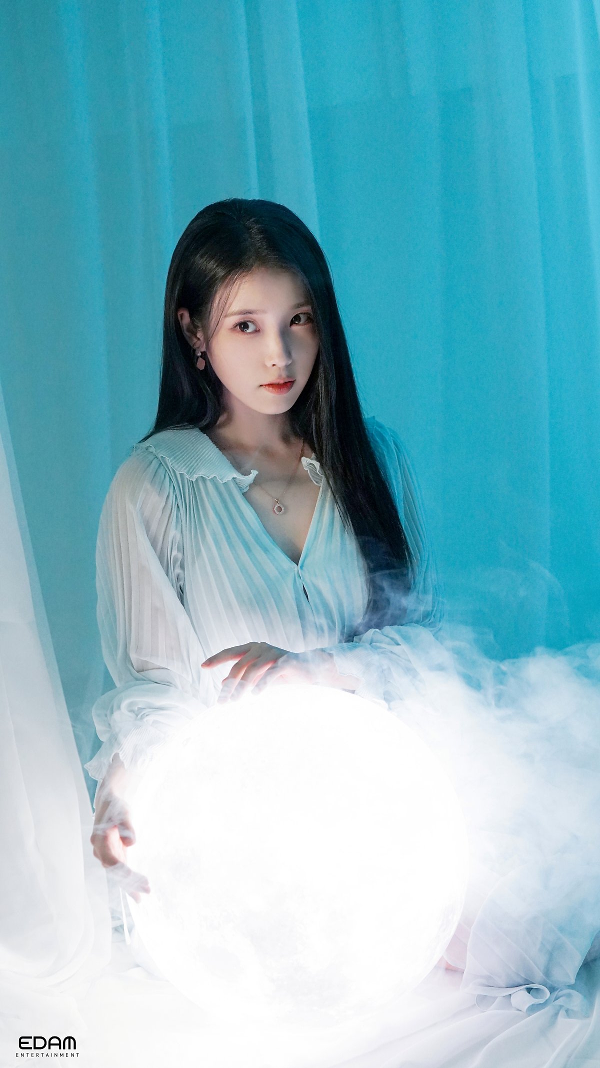 盤點 6 句 IU 治癒人心的自信金句：「生而為人，能照顧愛惜自己就好了。」從逆境中學會「愛自己」這道課題！