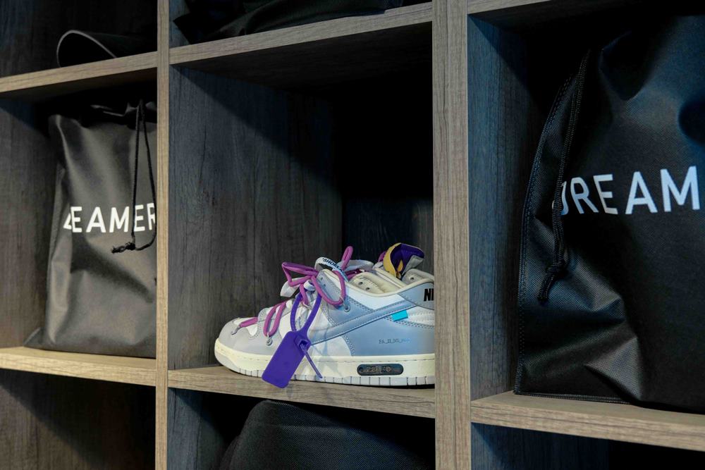 到府收送服務讓你在家也能輕鬆洗鞋！COOL 編直擊 Dreamers 鞋包帽洗護專門店，防水、補色也一應俱全！