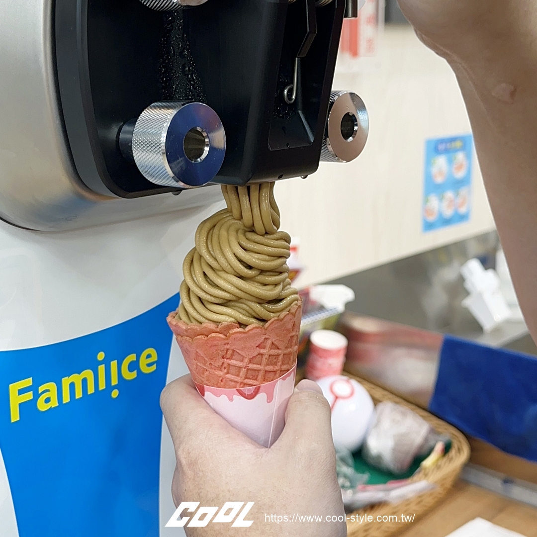 寒流天吃冰囉！全家「萌布朗霜淇淋」酷編開箱初體驗，WA!COOKIES慢煮焦糖口味配粉色餅乾殼，意外驚喜！