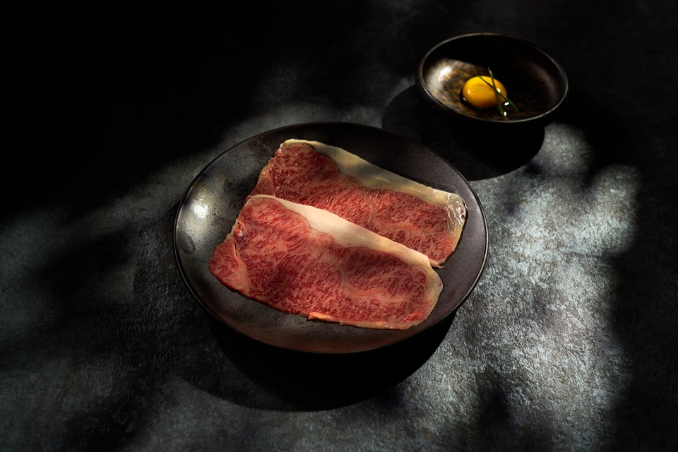 燒肉控必存！台中人氣燒肉店「燒肉風間」全新Feast套餐：近江A5和牛、北海道馬糞海膽...海陸協奏曲