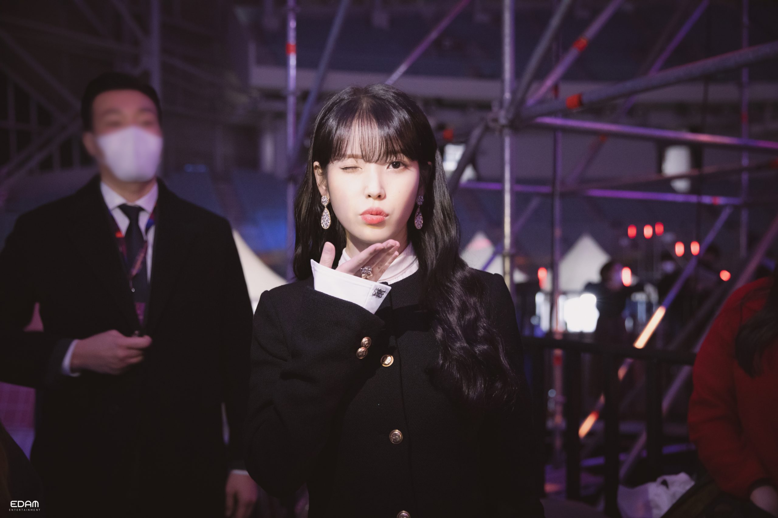 盤點 6 句 IU 治癒人心的自信金句：「生而為人，能照顧愛惜自己就好了。」從逆境中學會「愛自己」這道課題！