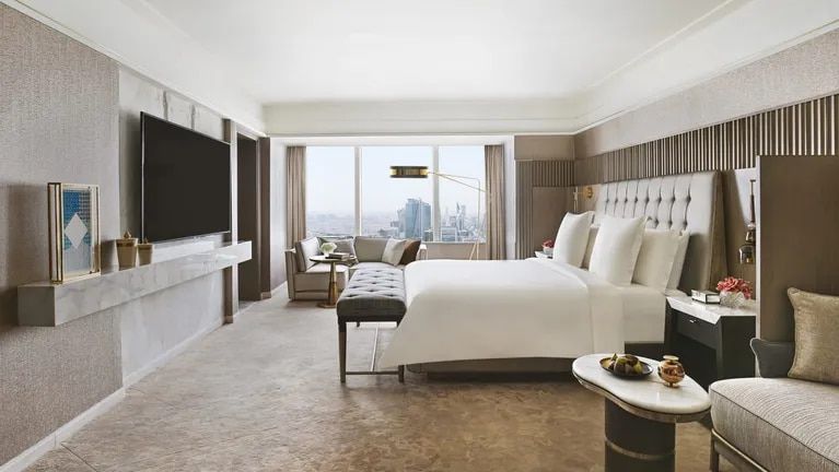 C 羅帶家人入住沙烏地阿拉伯最高檔的四季酒店